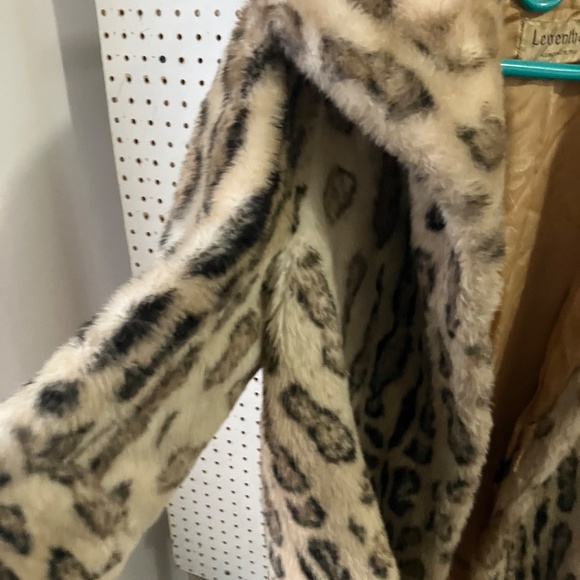 1970s vintage faux fur coat - Picture 3 of 9